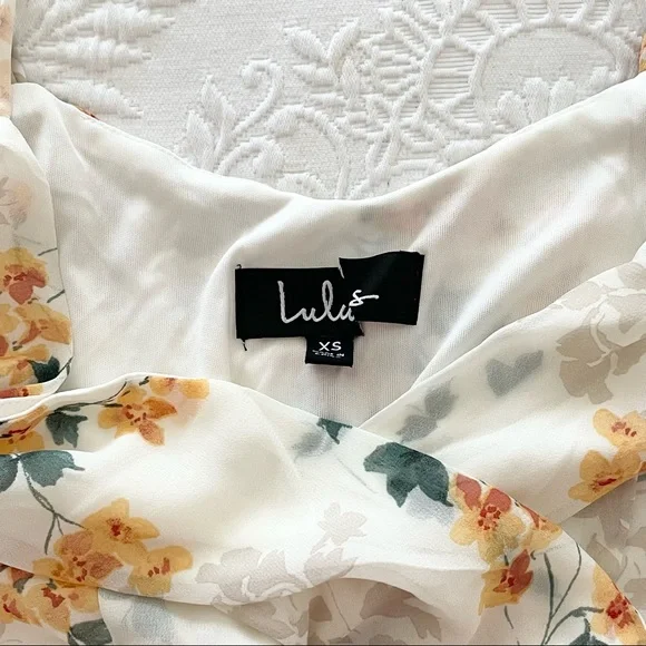 NWOT Lulus Shadow Blooms Cream Floral Print Ruffled Maxi Dress XS Small - Picture 9 of 16
